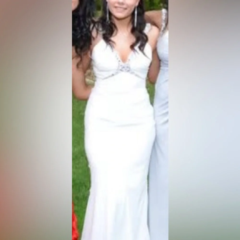 Faviana Couture White Prom Dress Size Women’s 8 - Picture 2 of 13